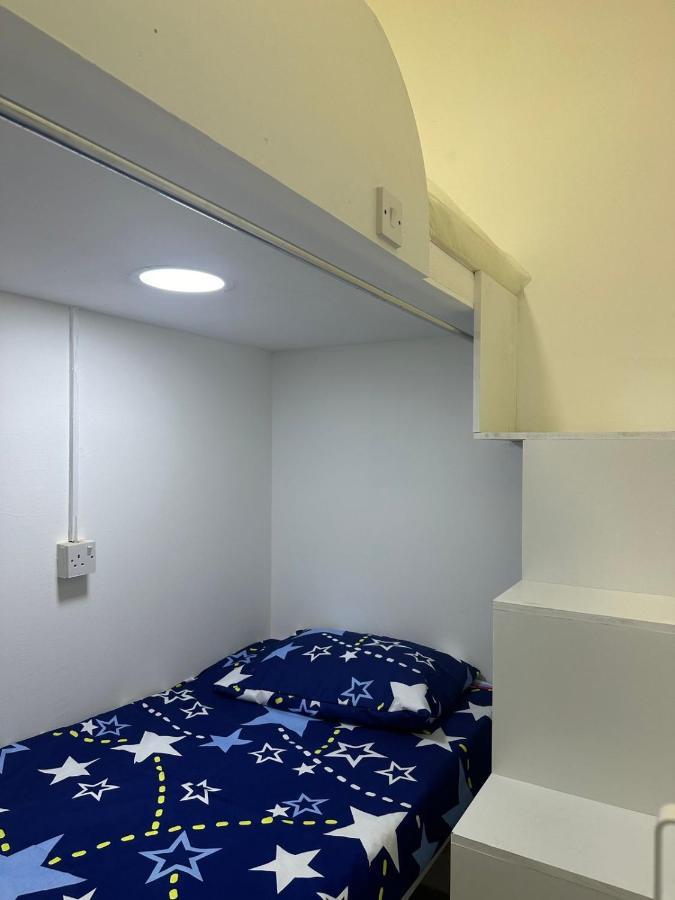 Deluxe Loft Rooms Near Burjuman Metro Station , Bur Dubai Exteriör bild