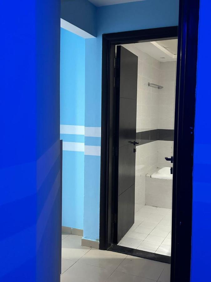Deluxe Loft Rooms Near Burjuman Metro Station , Bur Dubai Exteriör bild